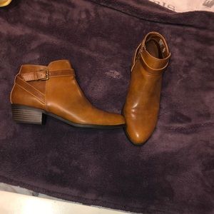 American Eagle shoes